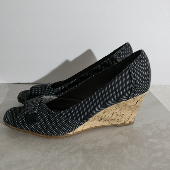 Life Stride Memory Foam Black Mini Polka Dot Wedge w/ Cork Heels S 10M - Picture 4 of 10